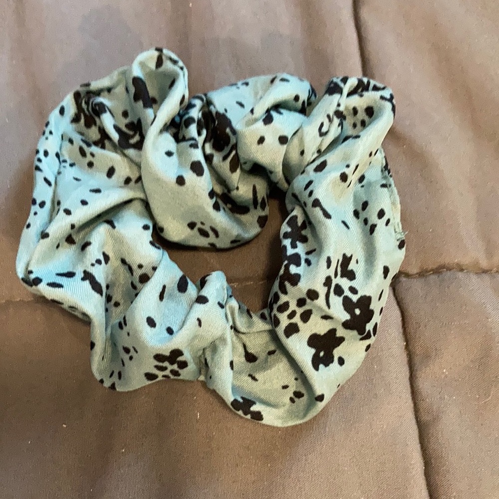 teal scrunchie with black dots and shadow flowers